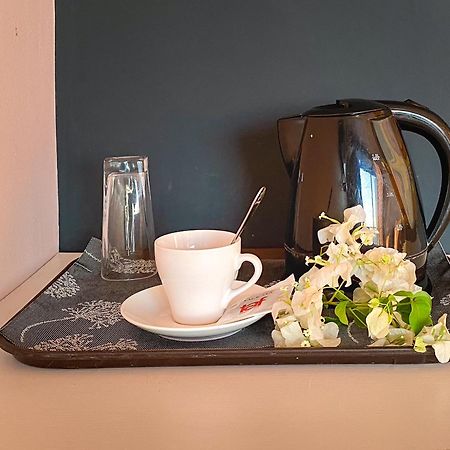 Hotel Villa Les Orchidees アンバトロアカ エクステリア 写真
