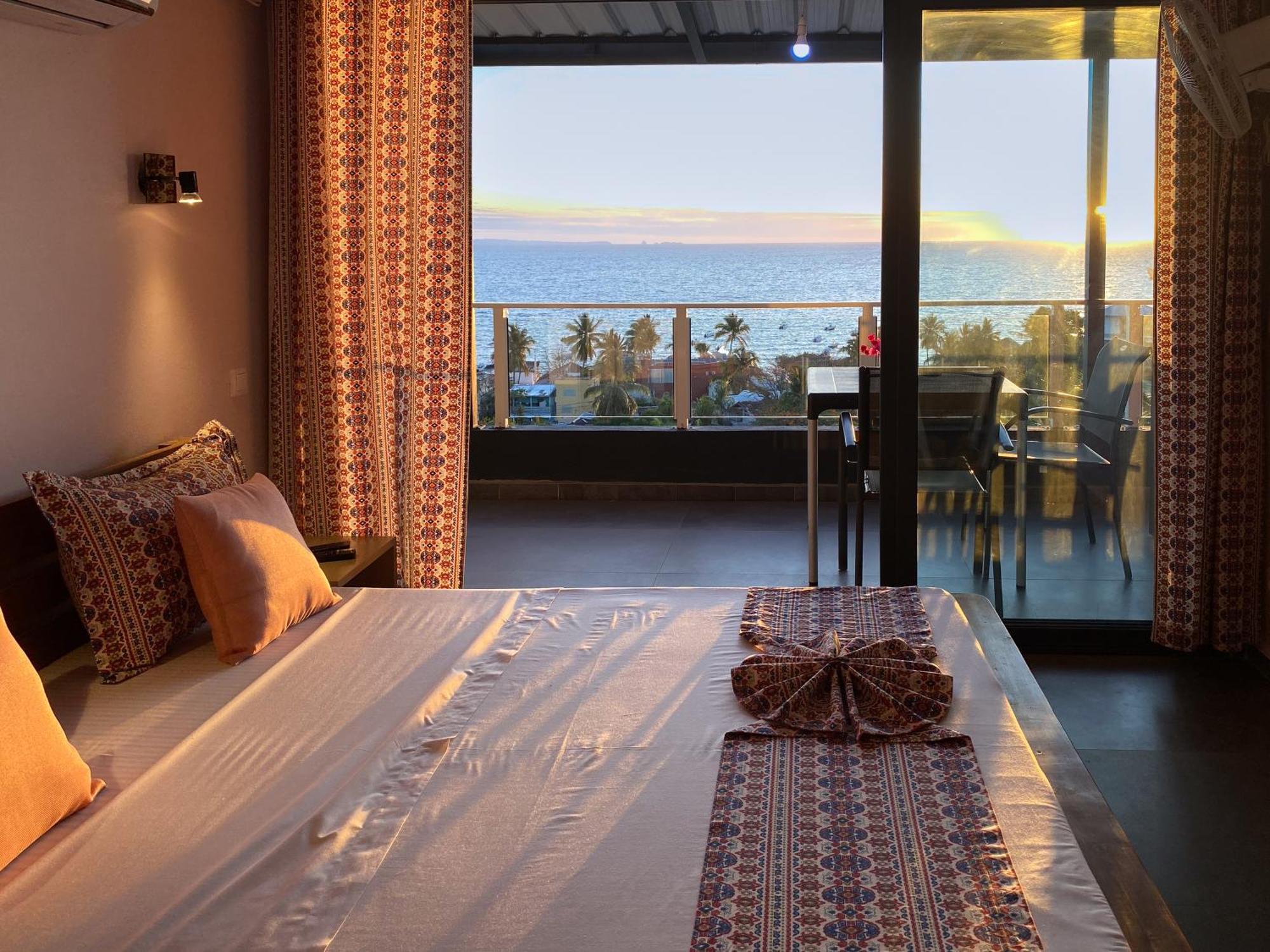 Hotel Villa Les Orchidees アンバトロアカ エクステリア 写真